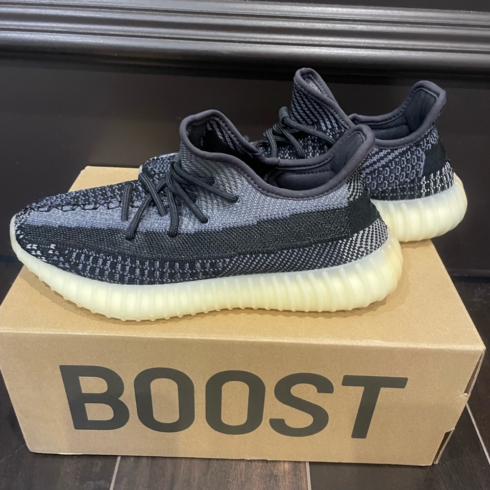 Yeezy Boost 350 v2 size 7